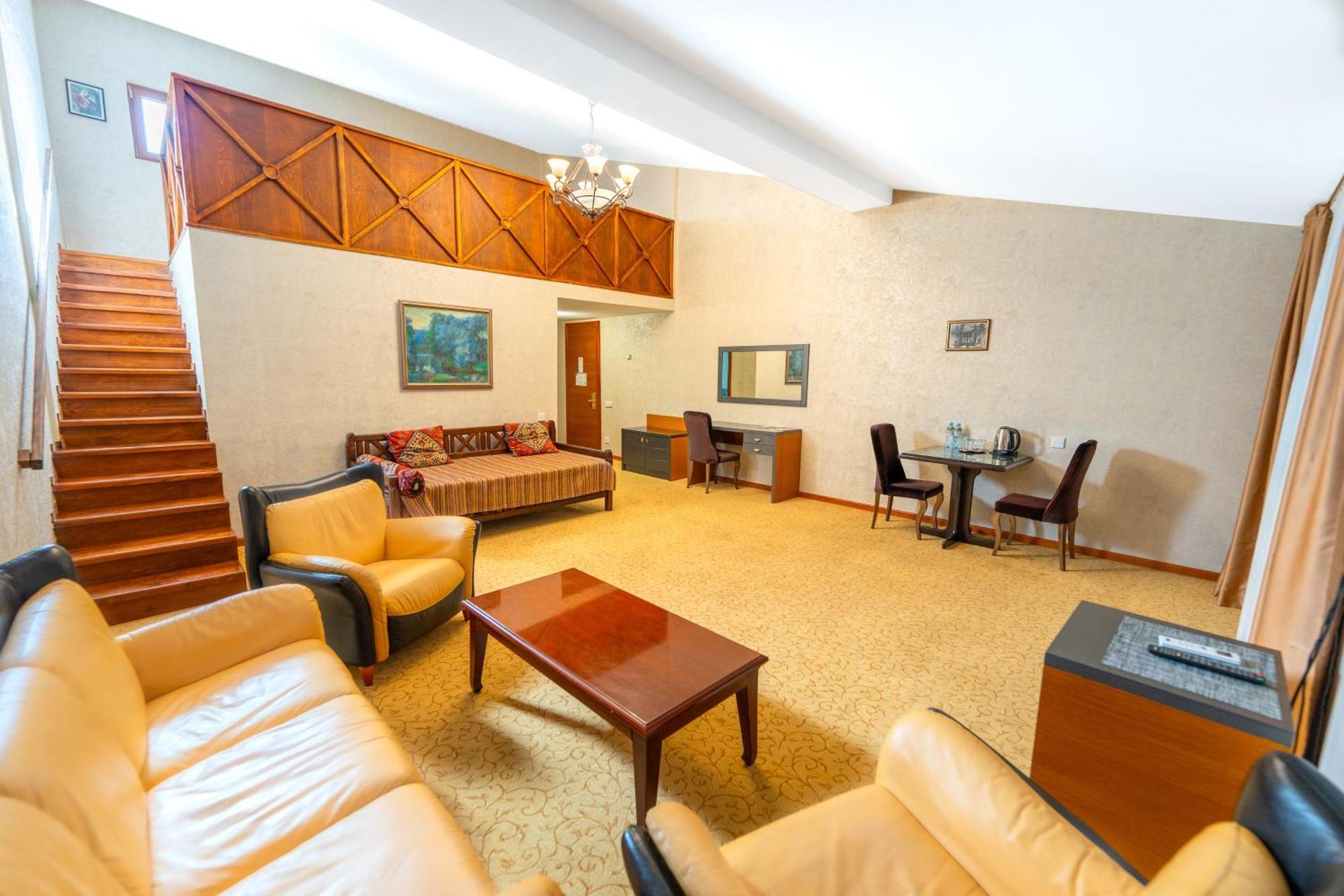Kopala Tskneti Hotel Tsqnet'i Dış mekan fotoğraf