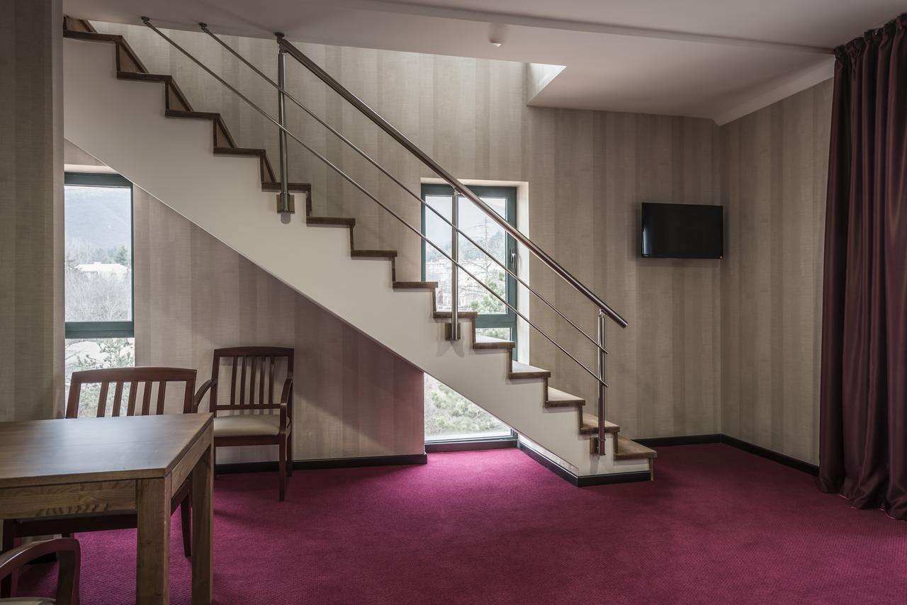 Kopala Tskneti Hotel Tsqnet'i Dış mekan fotoğraf
